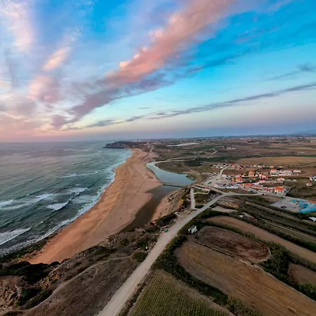 Гостевой дом Villa Seabreeze Piscina Aquecida Privada Vista Mar Perto Da Ericeira